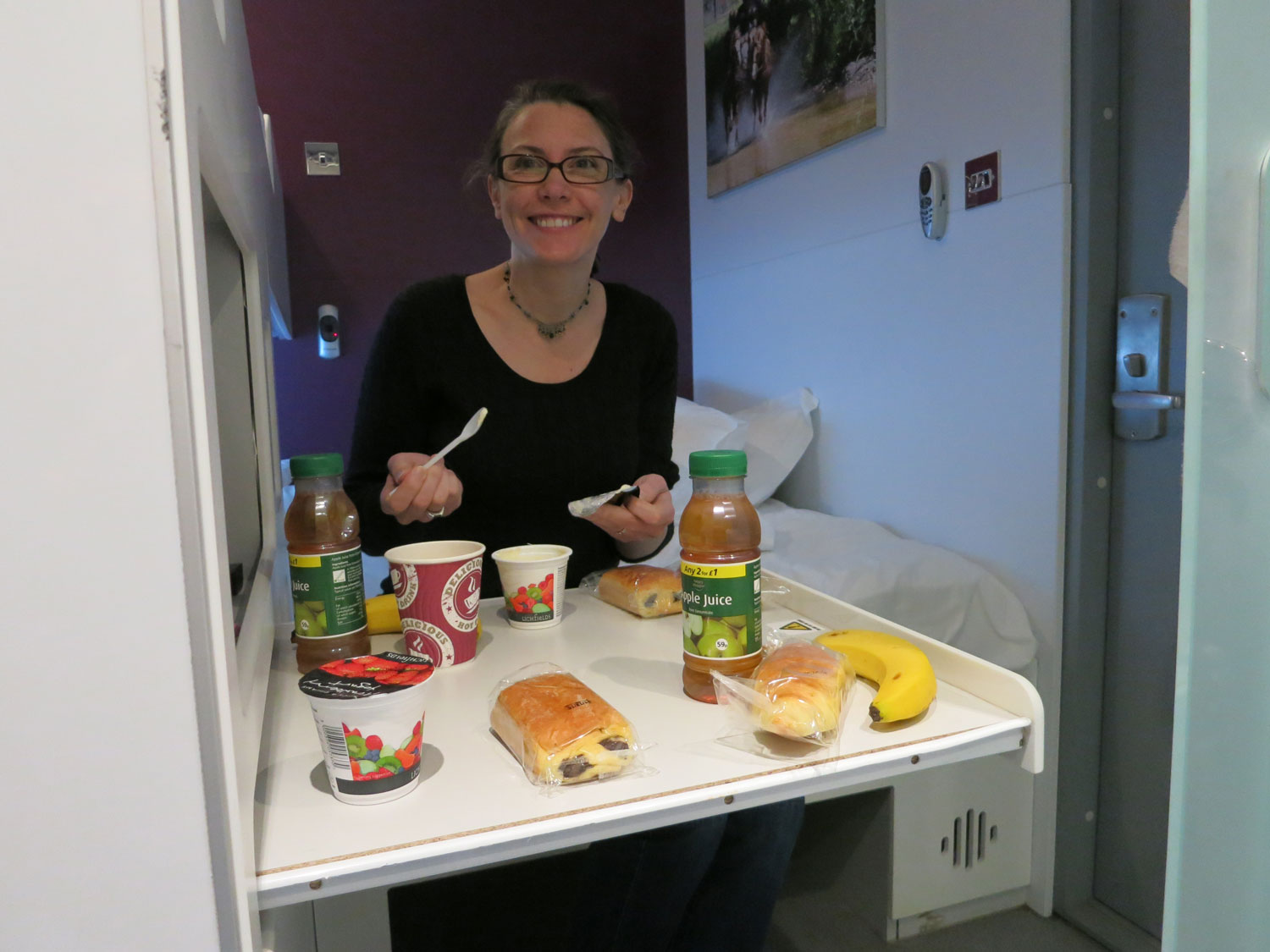 Snoozebox Breakfast in Bed